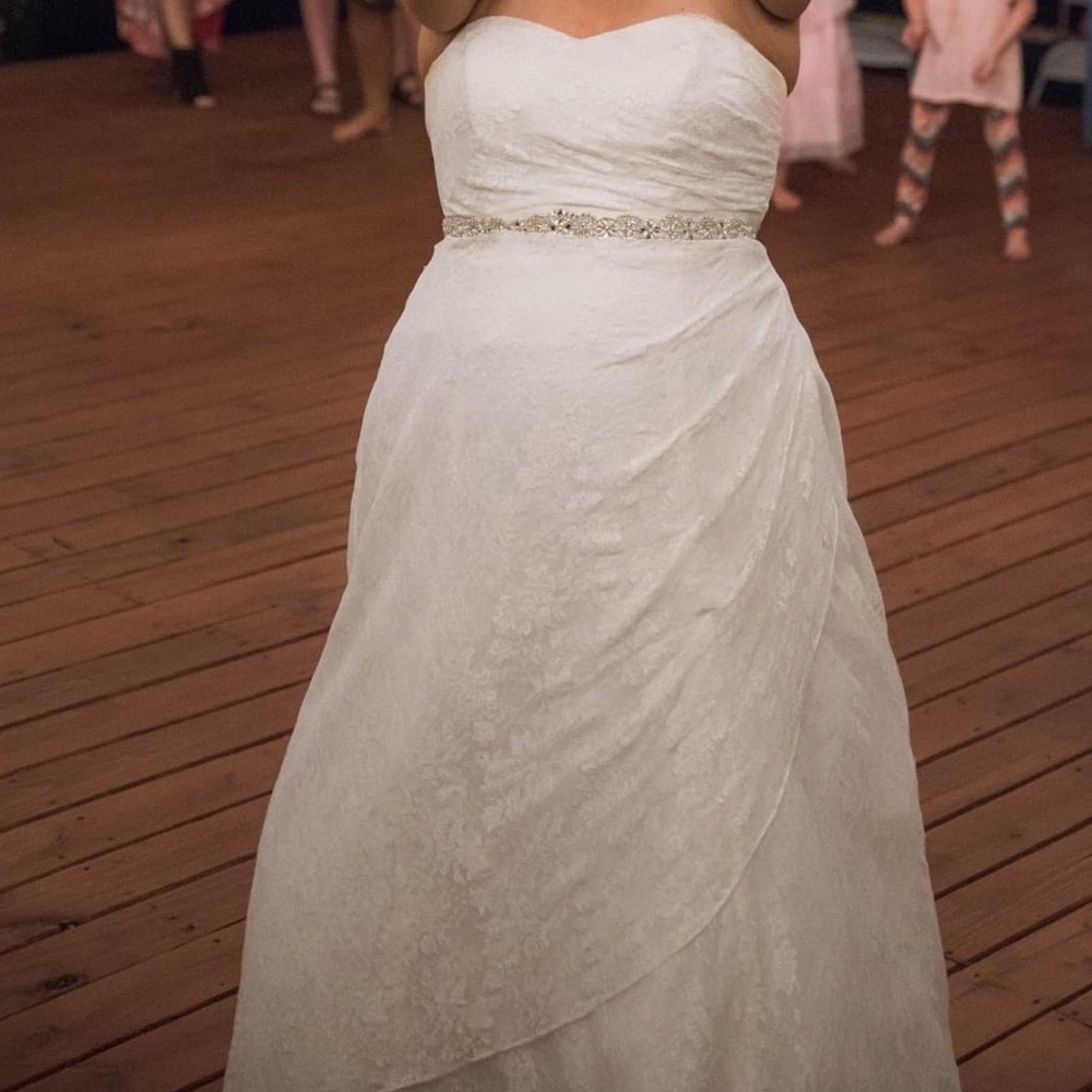 David’s Bridal Strapless Ivory Lace Wedding Gown - Picture 4 of 4